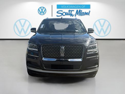 Used 2023 Lincoln Navigator Reserve image 2