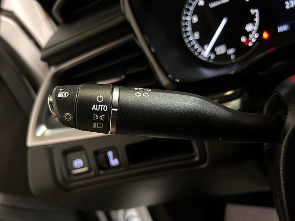 Used 2024 Cadillac XT5 Premium Luxury FWD image 17