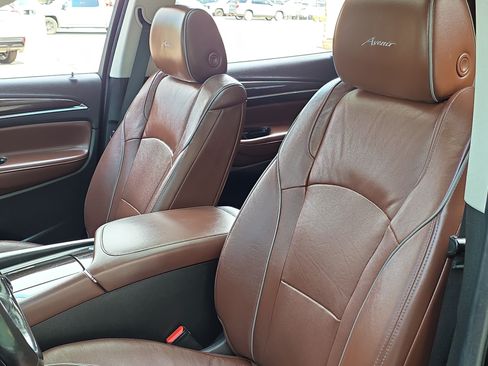 Used 2021 Buick Enclave Avenir w/ Avenir Technology Package FWD image 12