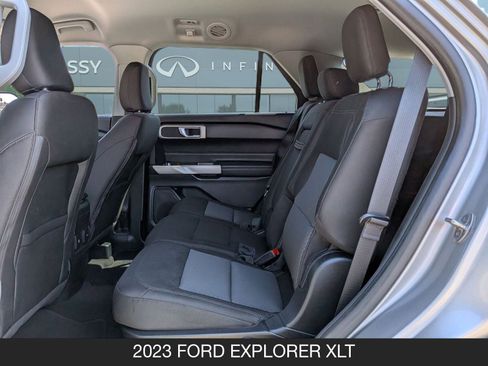Used 2023 Ford Explorer XLT image 16