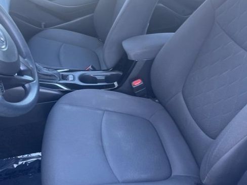 Used 2021 Toyota Corolla LE image 12