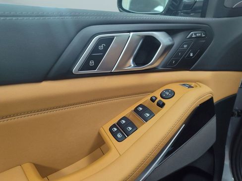 Used 2026 BMW X7 xDrive40i w/ M Sport Package image 22