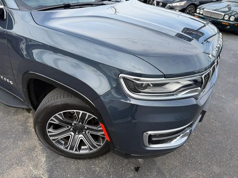 Used 2024 Jeep Wagoneer L Series II w/ Flexible Seating Group RWD image 59
