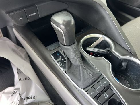 Used 2021 Toyota Camry XLE w/ Navigation Package FWD image 26
