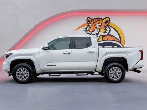 New 2026 Toyota Tacoma SR5 AWD/4WD image 8
