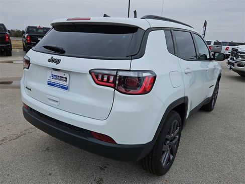 New 2026 Jeep Compass Latitude image 6