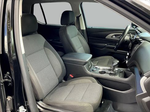 Used 2021 Chevrolet Traverse LT FWD image 8