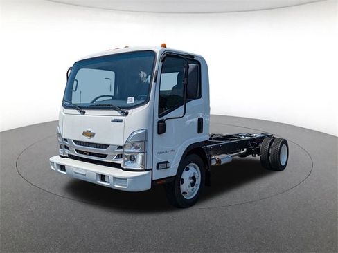 New 2024 Chevrolet Low Cab Forward image 10