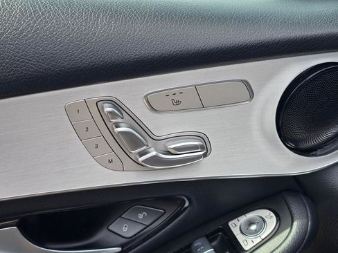 Used 2021 Mercedes-Benz GLC 300 4MATIC image 22