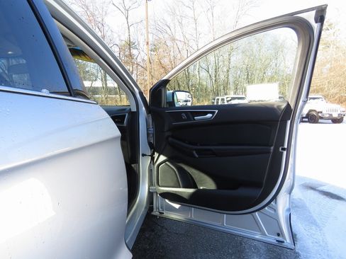 Used 2017 Ford Edge SEL image 12