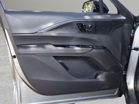 New 2025 Cadillac Lyriq Luxury image 10