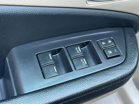 Used 2017 Honda Pilot Touring image 13