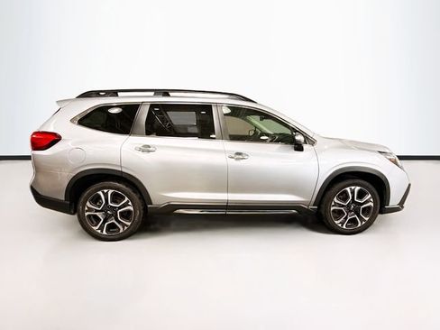 Used 2023 Subaru Ascent Touring AWD/4WD image 5