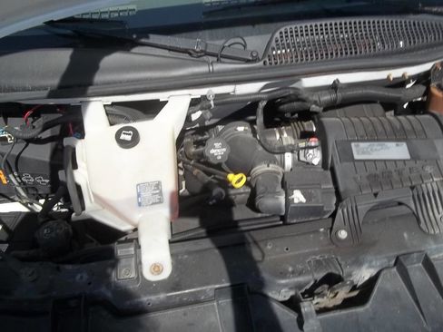 Used 2017 Chevrolet Express 2500 Extended image 9