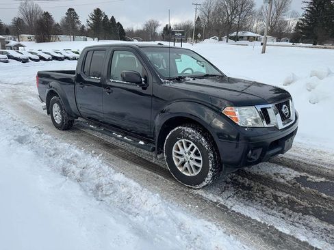 Used 2016 Nissan Frontier SV image 4