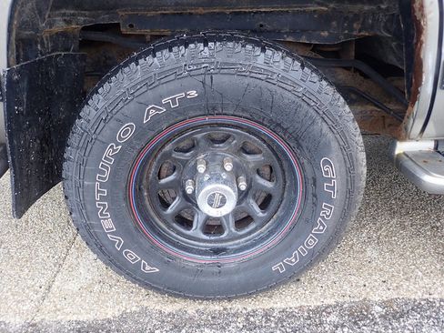 Used 1999 Chevrolet Tahoe Z71 w/ Preferred Equipment Group image 32