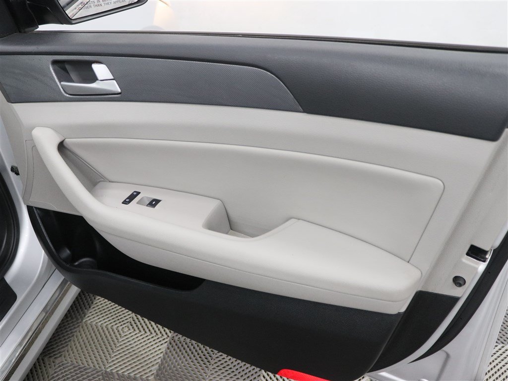 Used 2016 Hyundai Sonata SE FWD image 29