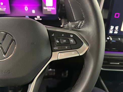 Used 2025 Volkswagen Atlas Cross Sport SEL Premium R-Line image 13