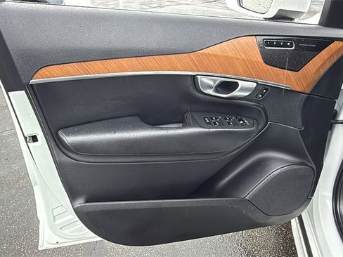 Certified 2024 Volvo XC90 T8 Plus w/ Protection Package Premier image 13