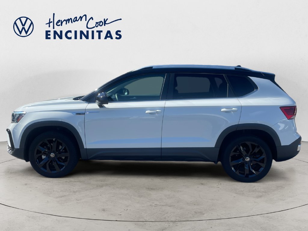 Certified 2023 Volkswagen Taos SE FWD image 2