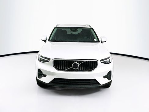 Used 2025 Volvo XC40 B5 Plus image 2