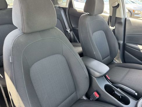 Used 2023 Hyundai Kona SEL FWD image 13