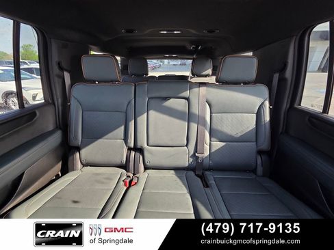 Used 2025 GMC Yukon XL AT4 AWD/4WD image 29