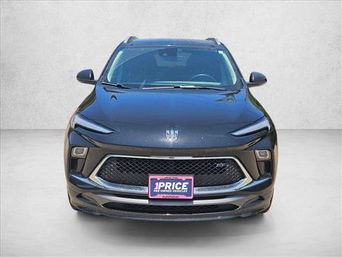 Used 2024 Buick Encore GX Sport Touring FWD image 2