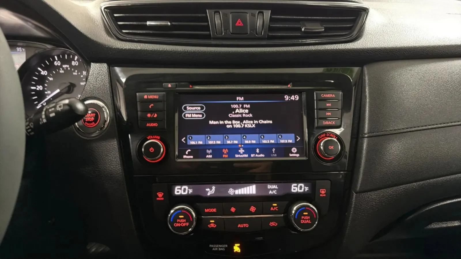 Used 2018 Nissan Rogue SV AWD/4WD image 14