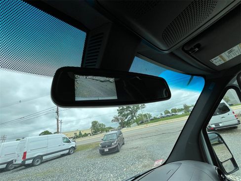 Used 2022 Mercedes-Benz Sprinter 2500 image 25