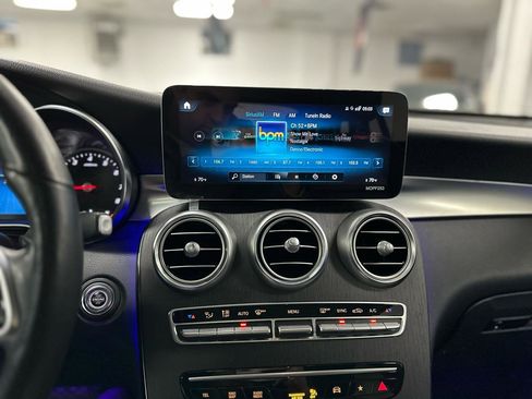 Used 2020 Mercedes-Benz GLC 300 4MATIC image 22