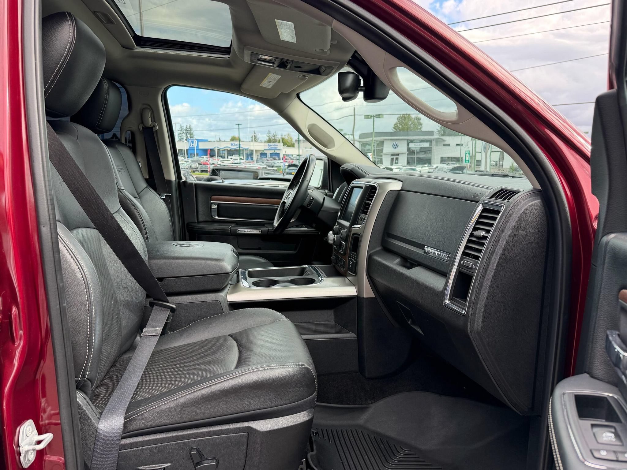 Used 2016 RAM 1500 Laramie w/ Convenience Group AWD/4WD image 19