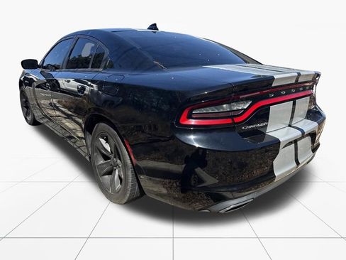 Used 2017 Dodge Charger SXT image 5
