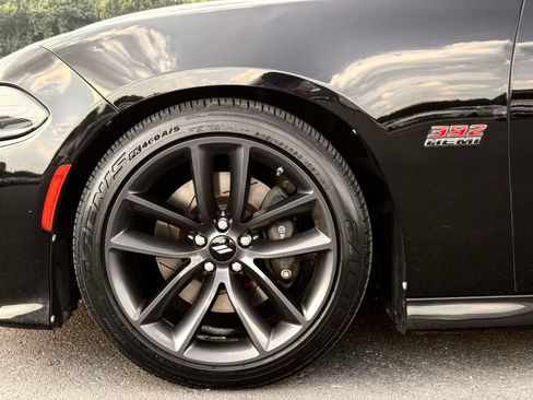 Used 2019 Dodge Charger Scat Pack RWD image 18