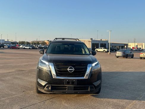 Certified 2024 Nissan Pathfinder SV FWD image 5