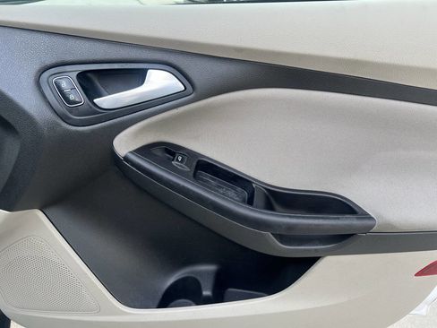 Used 2017 Ford Focus SE image 24
