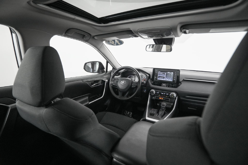 Used 2019 Toyota RAV4 XLE AWD/4WD image 16