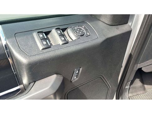 Used 2018 Ford F150 XLT w/ Equipment Group 302A Luxury AWD/4WD image 18