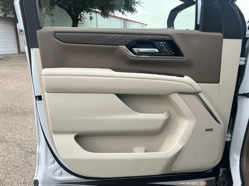 New 2026 GMC Yukon XL Denali w/ LPO, Floor Liner Package image 29