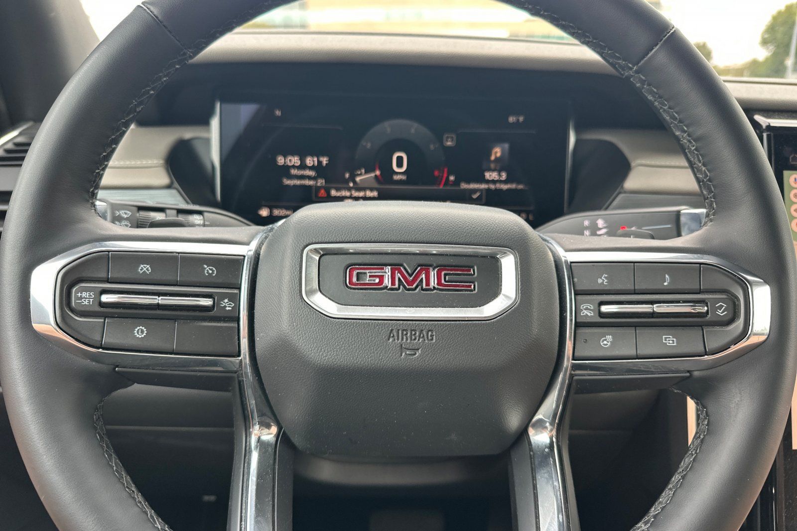 Used 2026 GMC Acadia Elevation w/ Elevation Premium Package FWD image 35