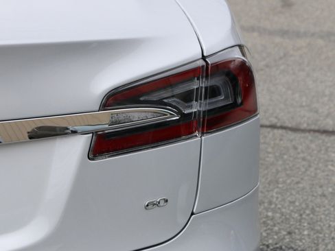 Used 2013 Tesla Model S BASE image 7