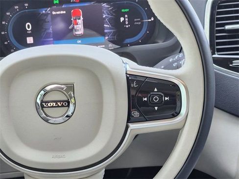 Certified 2025 Volvo XC90 T8 Plus w/ Protection Package Premier image 27