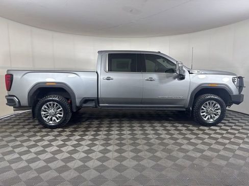Used 2024 GMC Sierra 2500 Denali w/ Technology Package image 2