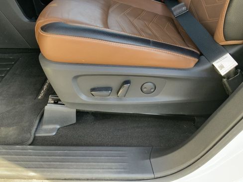 Used 2023 Nissan Pathfinder Platinum image 28