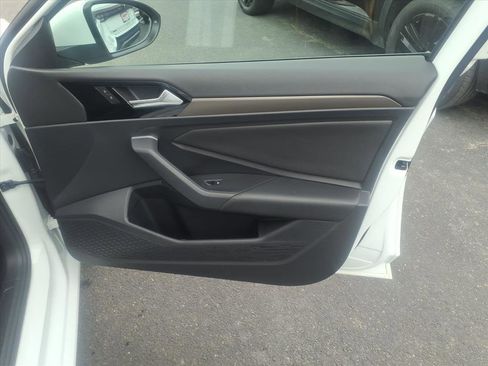 Used 2019 Volkswagen Jetta SEL Premium image 10