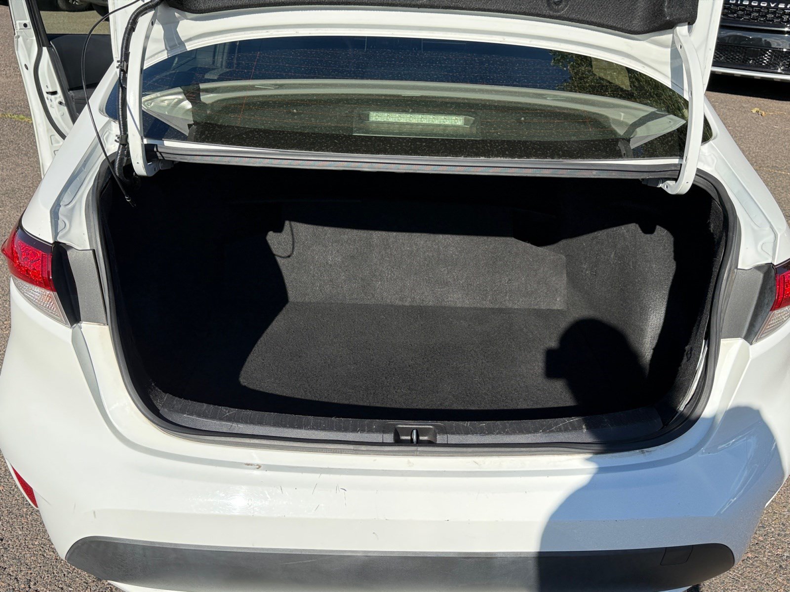 Used 2020 Toyota Corolla LE FWD image 32