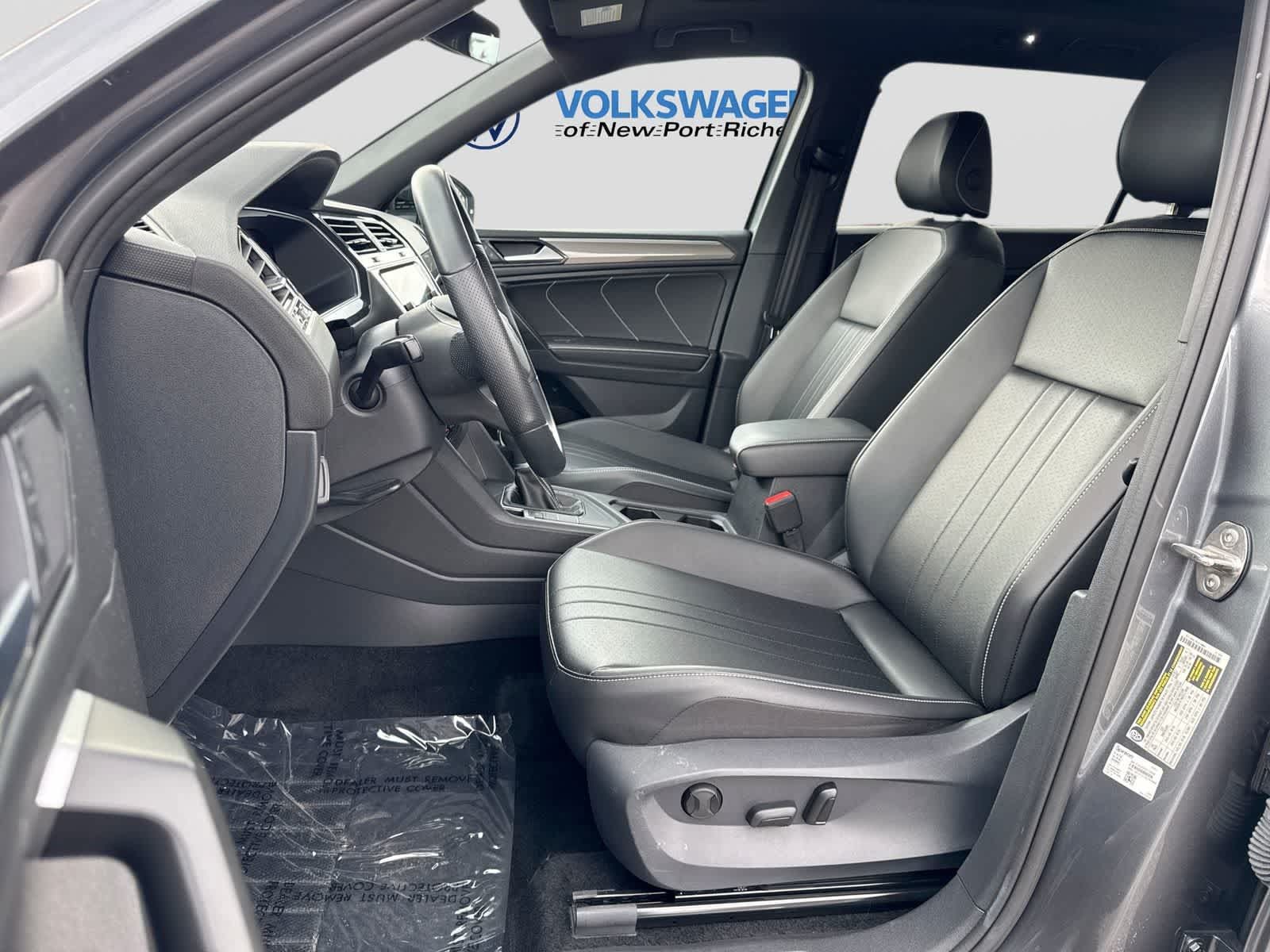 Used 2024 Volkswagen Tiguan SE R-Line FWD image 22