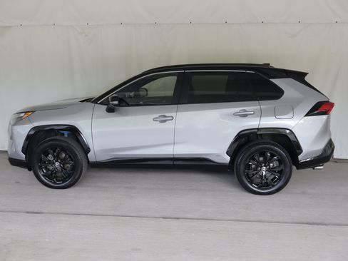 Used 2023 Toyota RAV4 XSE AWD/4WD image 25