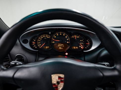 Used 2003 Porsche 911 Carrera image 8