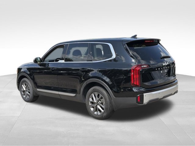 Used 2024 Kia Telluride LX FWD image 3